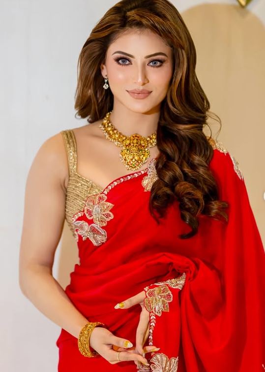 Urvashi Rautela Video